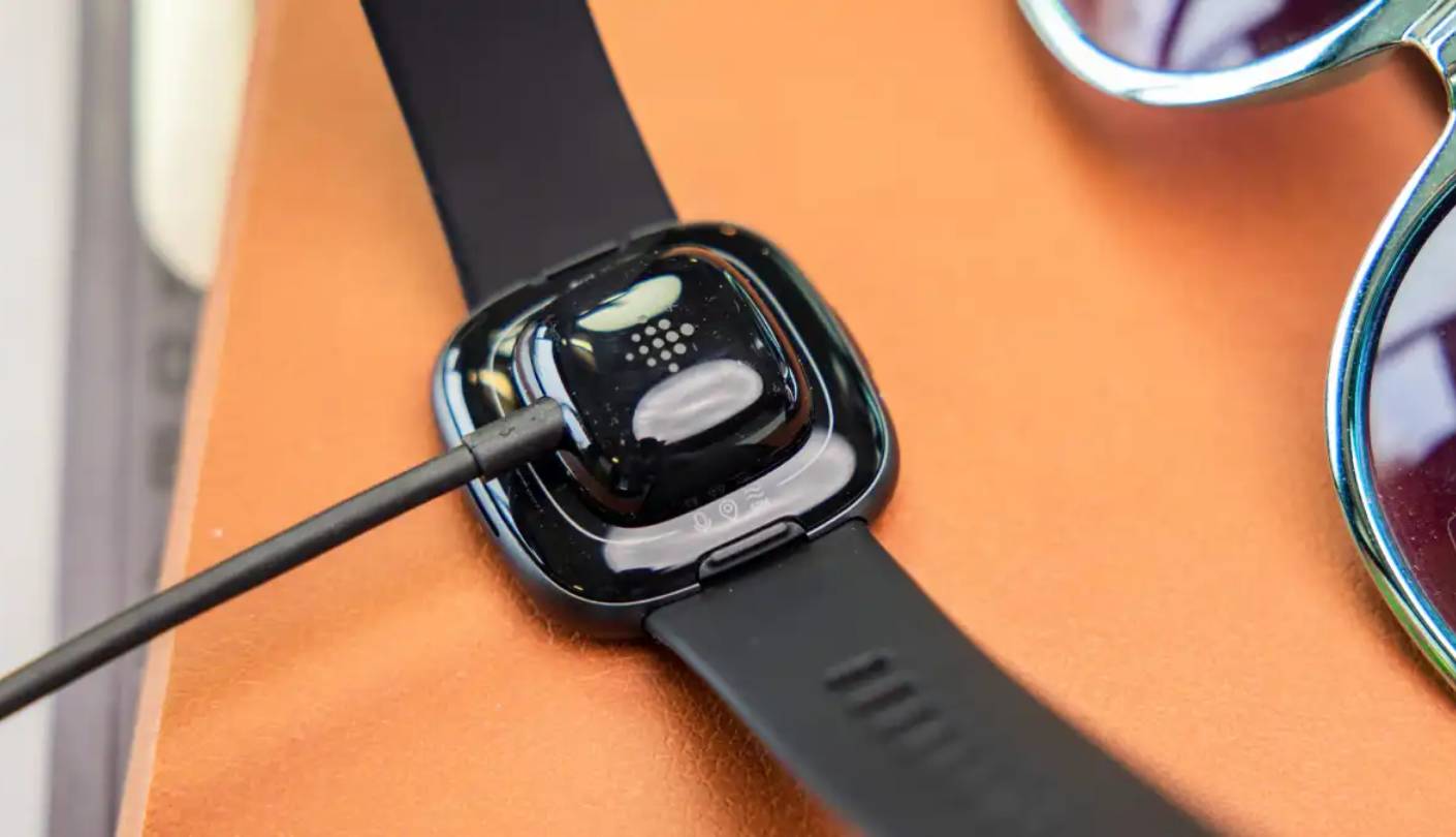 Fitbit Versa 4 cheap smartwatch for Android