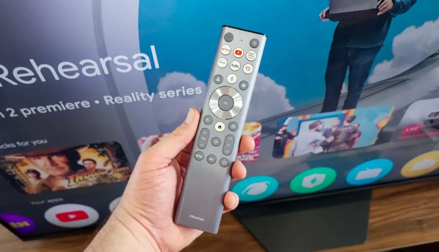 Hisense U8 Series (55U8QG) 4K TV under 1000 dollars