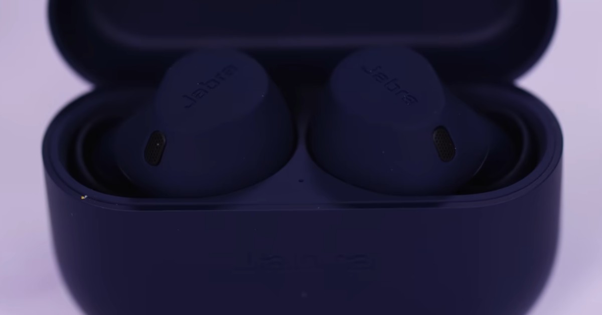 Jabra Elite 8 Active best in ear headphones for small ears