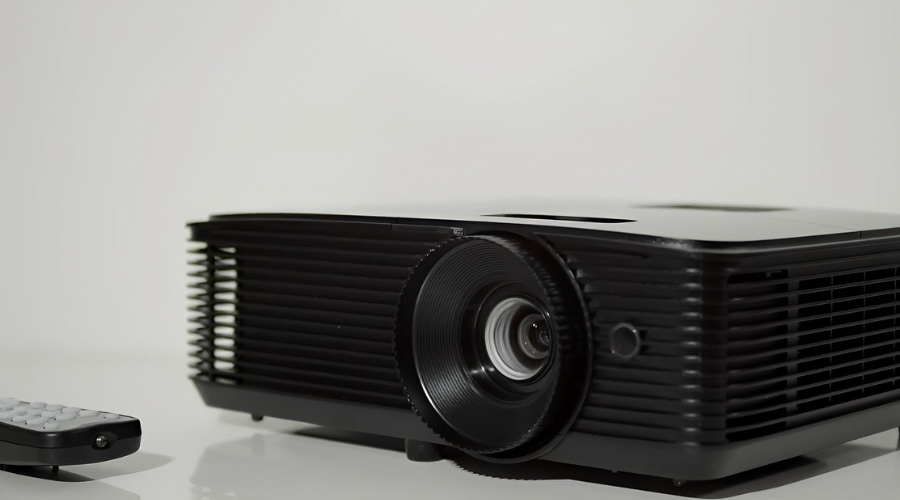 Optoma HD146X projector for a small room
