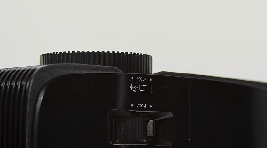 Optoma HD146X best projector for a small room