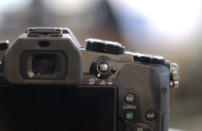 Appareil photo reflex numérique Panasonic LUMIX G85 à prix abordable