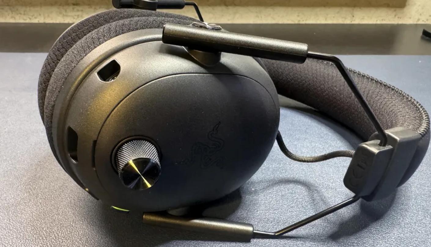 Razer BlackShark V3 Pro gaming headset