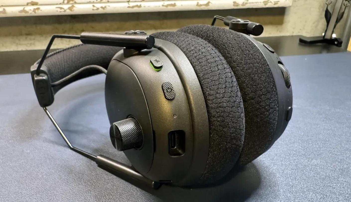 Razer BlackShark V3 Pro headset for PS5