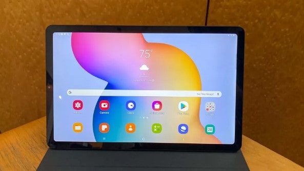 Samsung Galaxy Tab S6 Lite tablet for reading newspapers