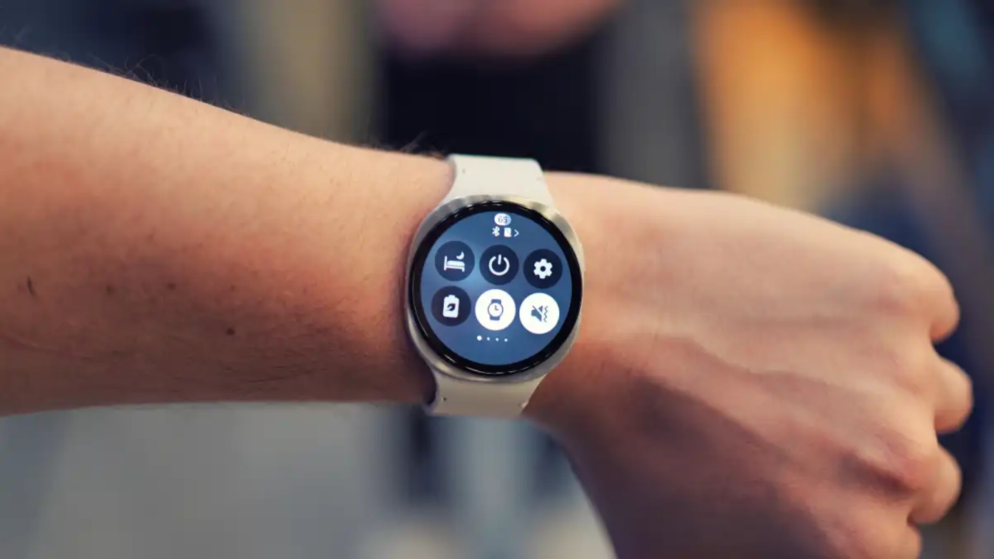 Montre connectée Samsung Galaxy Watch 8 compatible avec Android