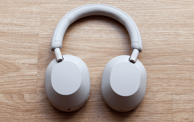 Sony WH-1000XM5 noise cancelling headphones for office