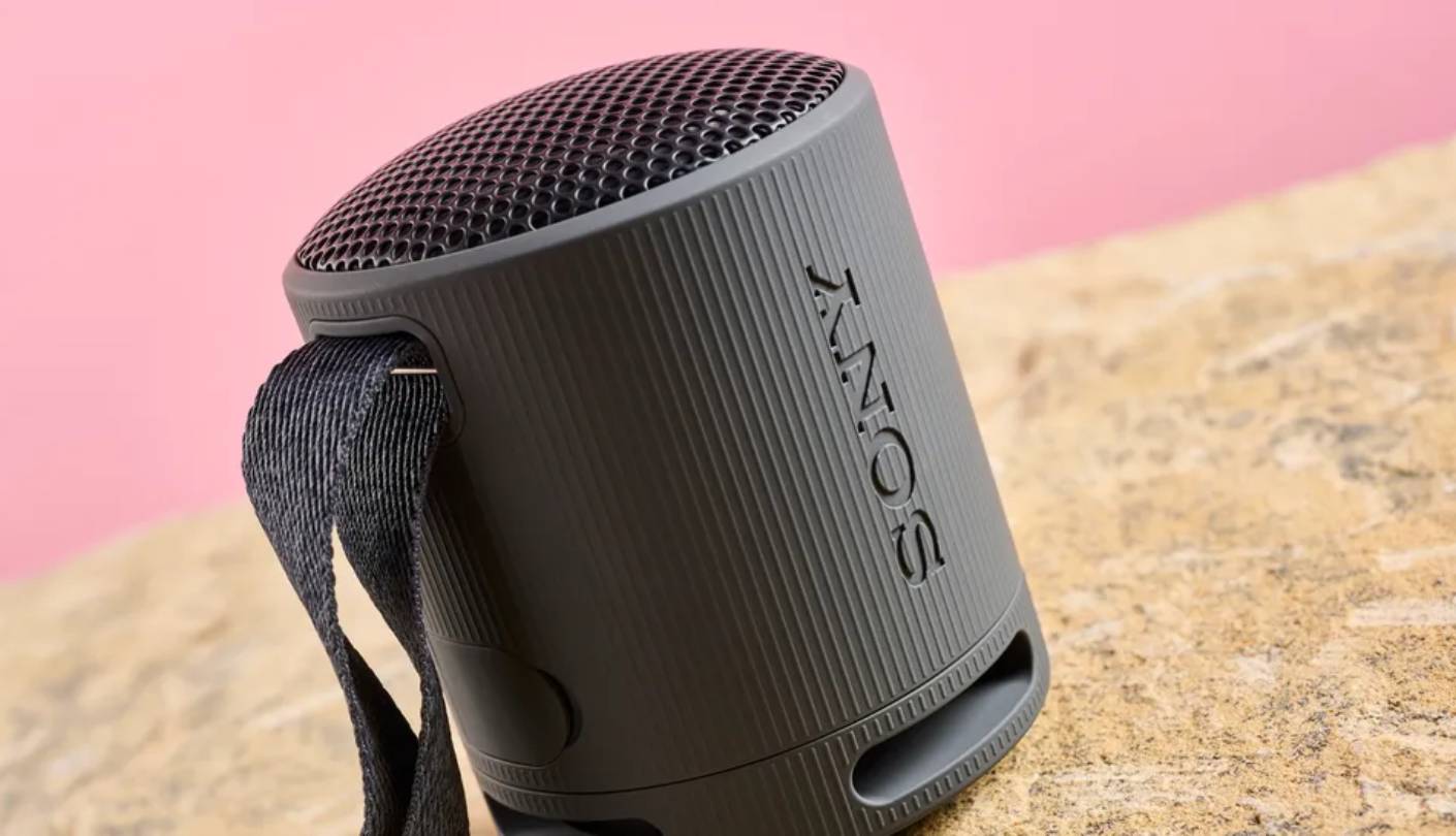 Sony SRS-XB100 compact bluetooth speaker battery life