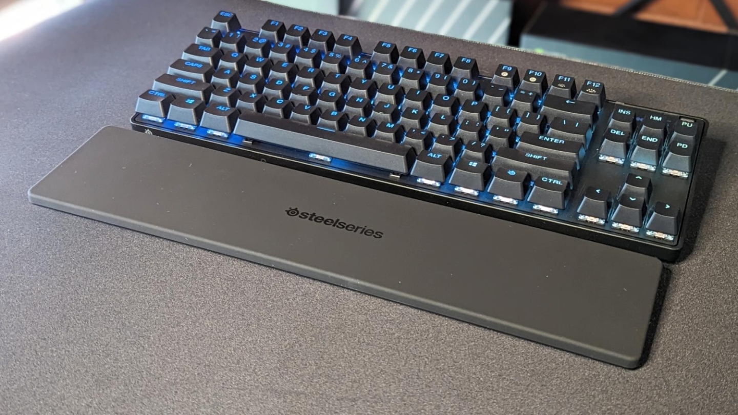 SteelSeries Apex Pro TKL wireless keyboard no input lag