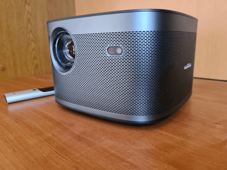 XGIMI Horizon Pro or BenQ TK700