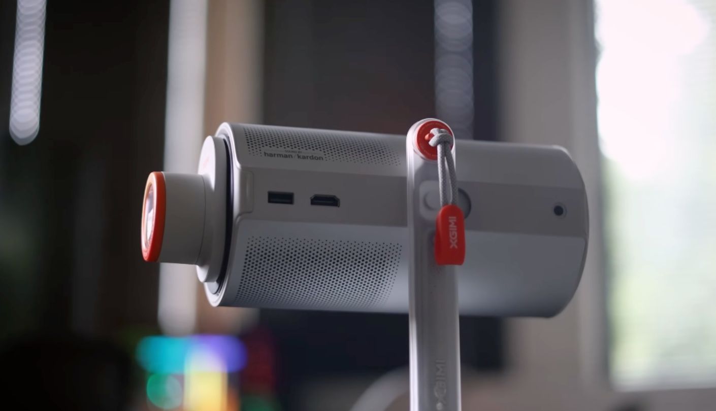 XGIMI MoGo 4 mini projector for Netflix