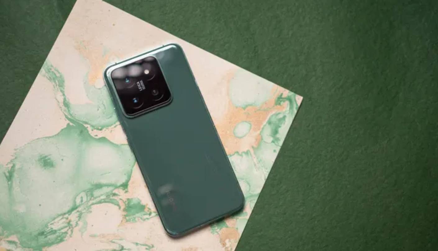 Xiaomi 15 5G compact smartphone