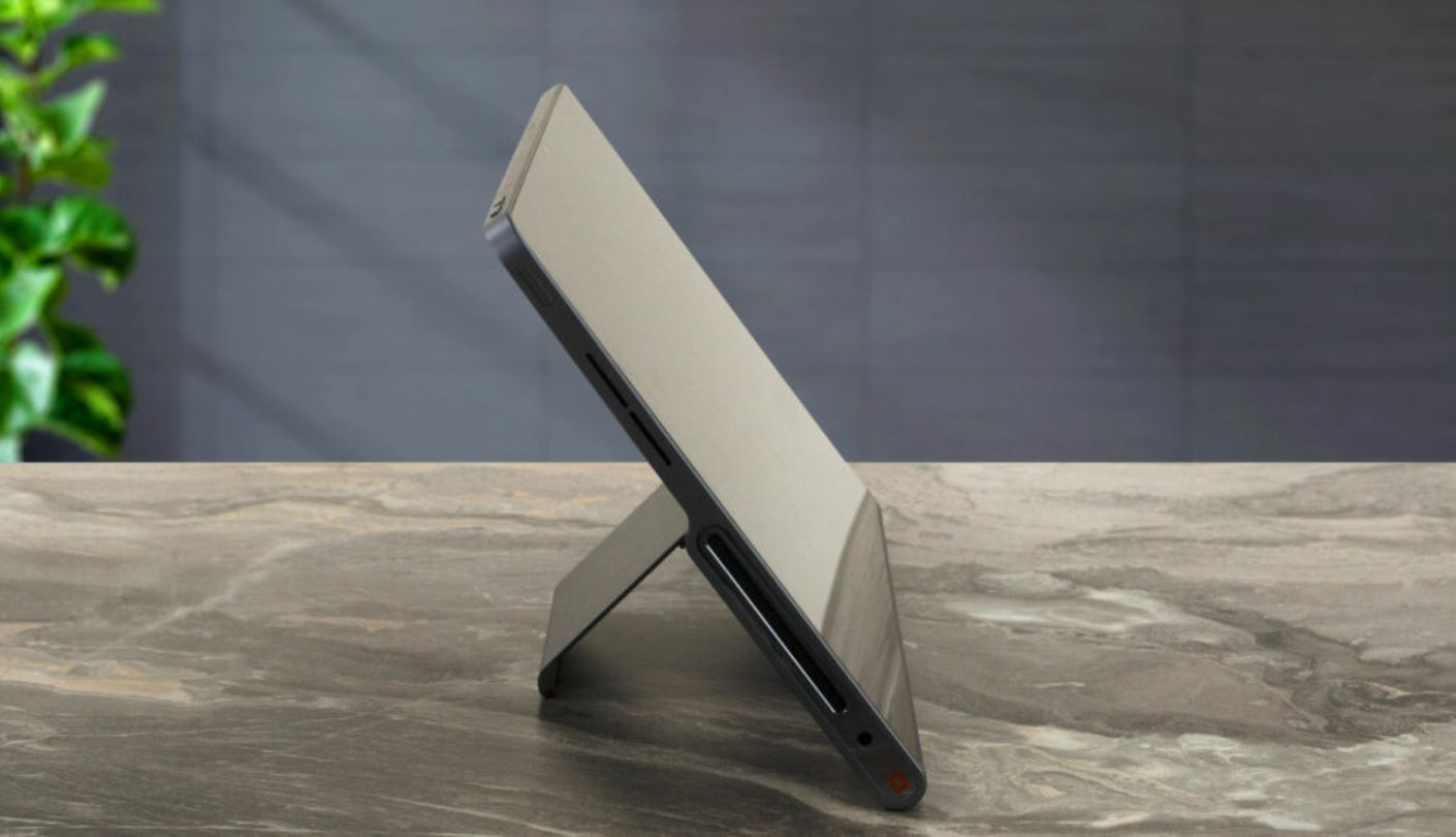 Lenovo Tab Plus tablet for streaming Netflix