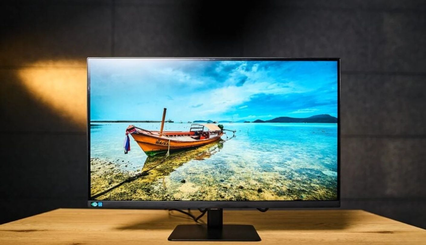 Samsung ViewFinity S8 S80UD monitor for remote work