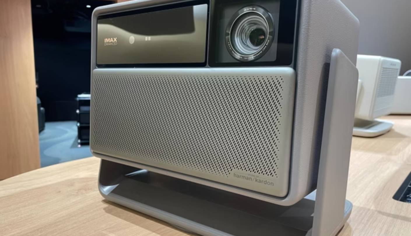 XGIMI HORIZON 20 short throw projector home cinema