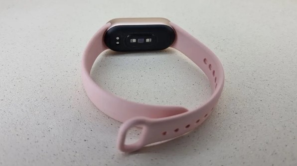 difference between Fitbit Inspire 3 and Xiaomi Smart Band 9