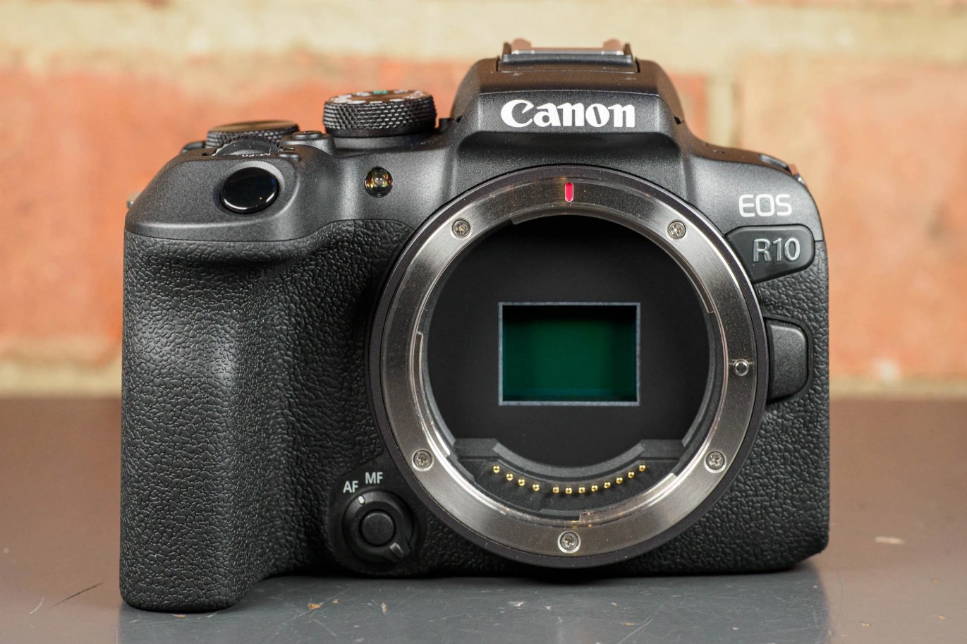 Appareil photo reflex numérique Canon EOS R10 à prix abordable