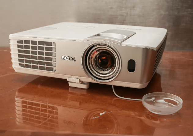 W1080ST vs W1070