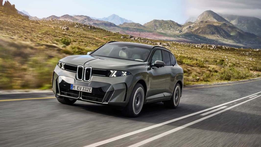BMW iX5 вид сбоку