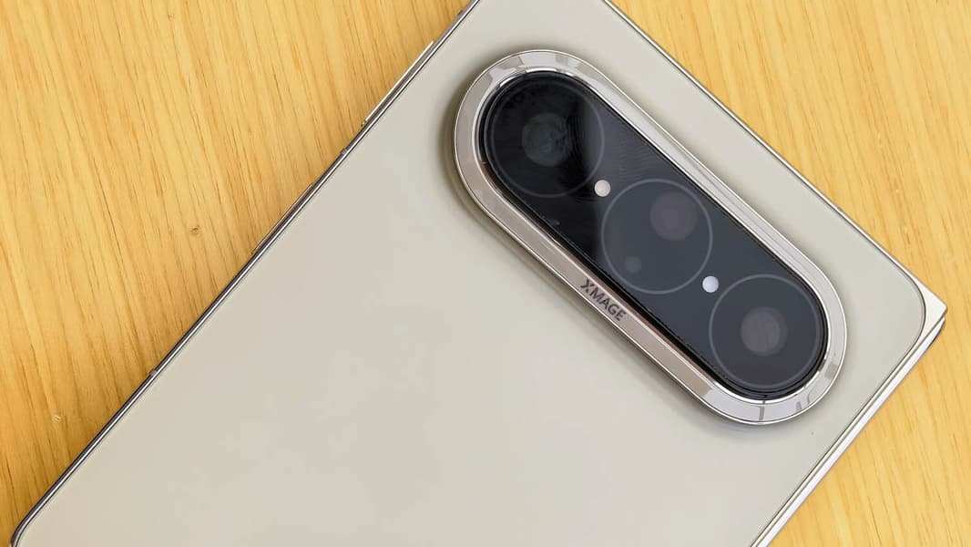 Huawei Pura X Max у розгорнутому вигляді