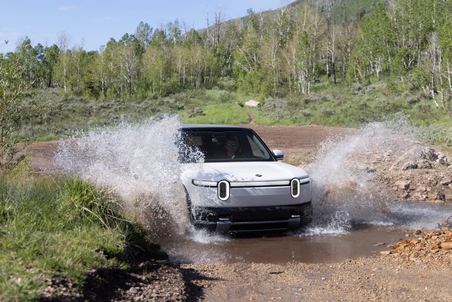 Rivian R2 экстерьер