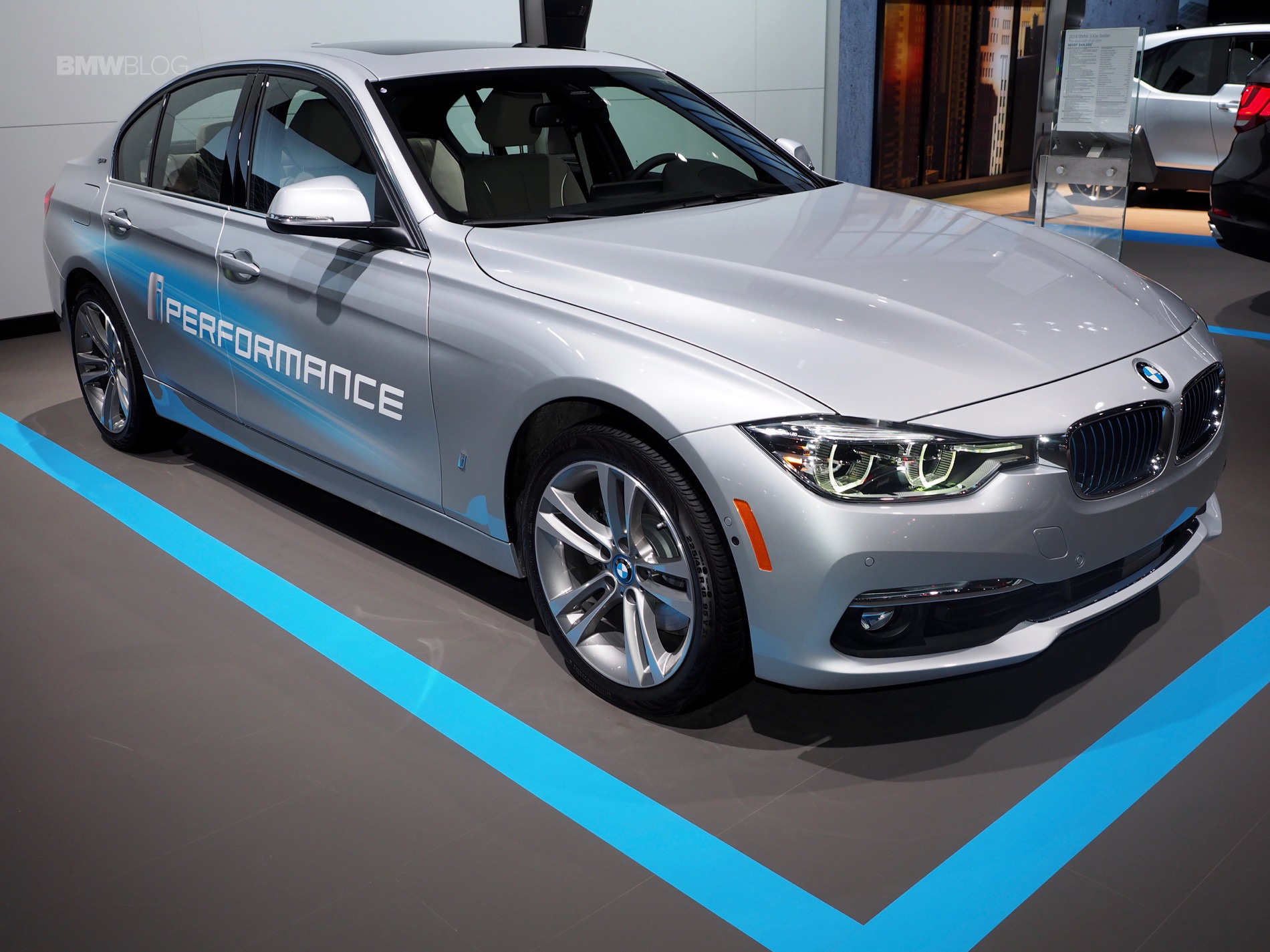BMW 330e iPerformance
