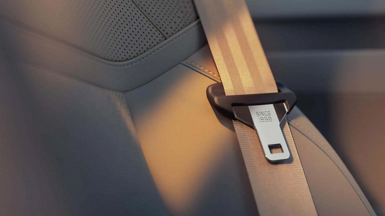 Мультиадаптивний пасок безпеки Volvo