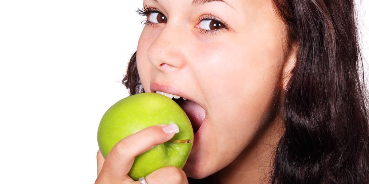 Scientists have created a tracker of calories, which is glued directly to the teeth