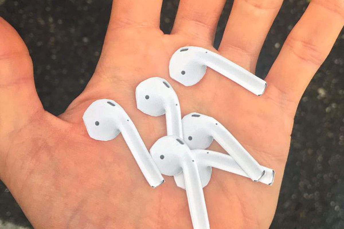 Розіграш року: по Сан-Франциско розкидали фальшиві AirPods