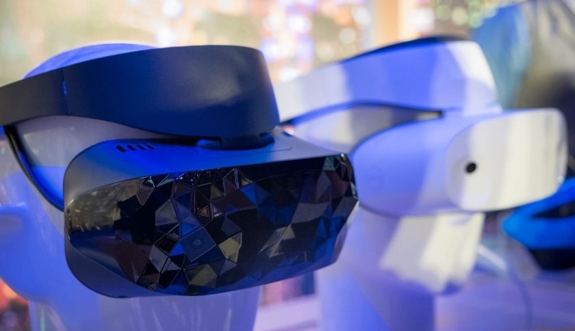 Asus Mixed Reality Headset helmet went on sale