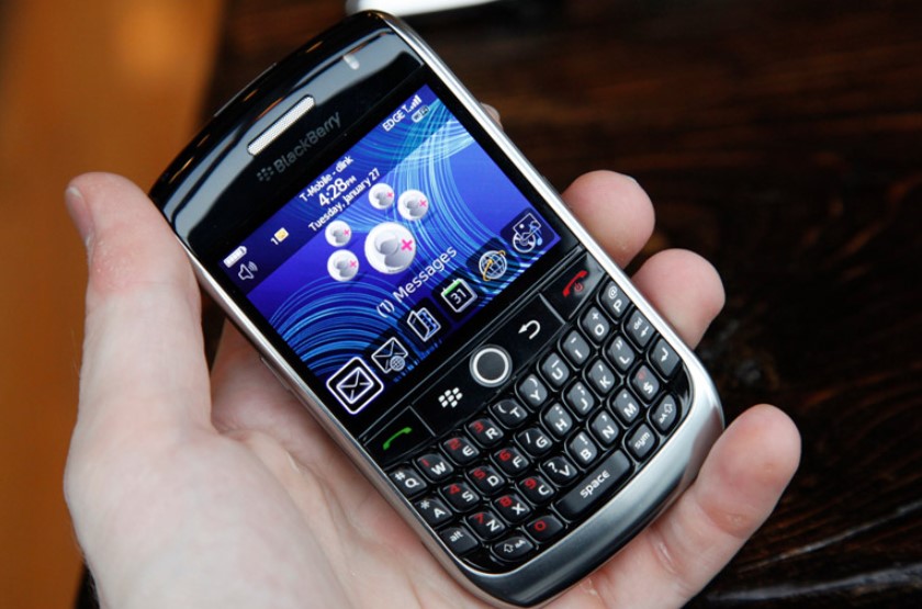 BlackBerry подала в суд на Facebook за нарушение патентов