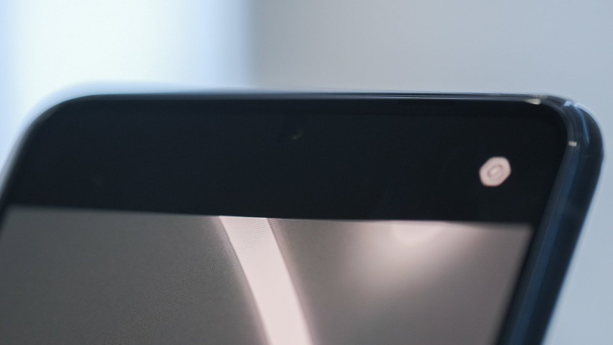 Oppo показала смартфон без вирізів та з підекранною фронтальною камерою