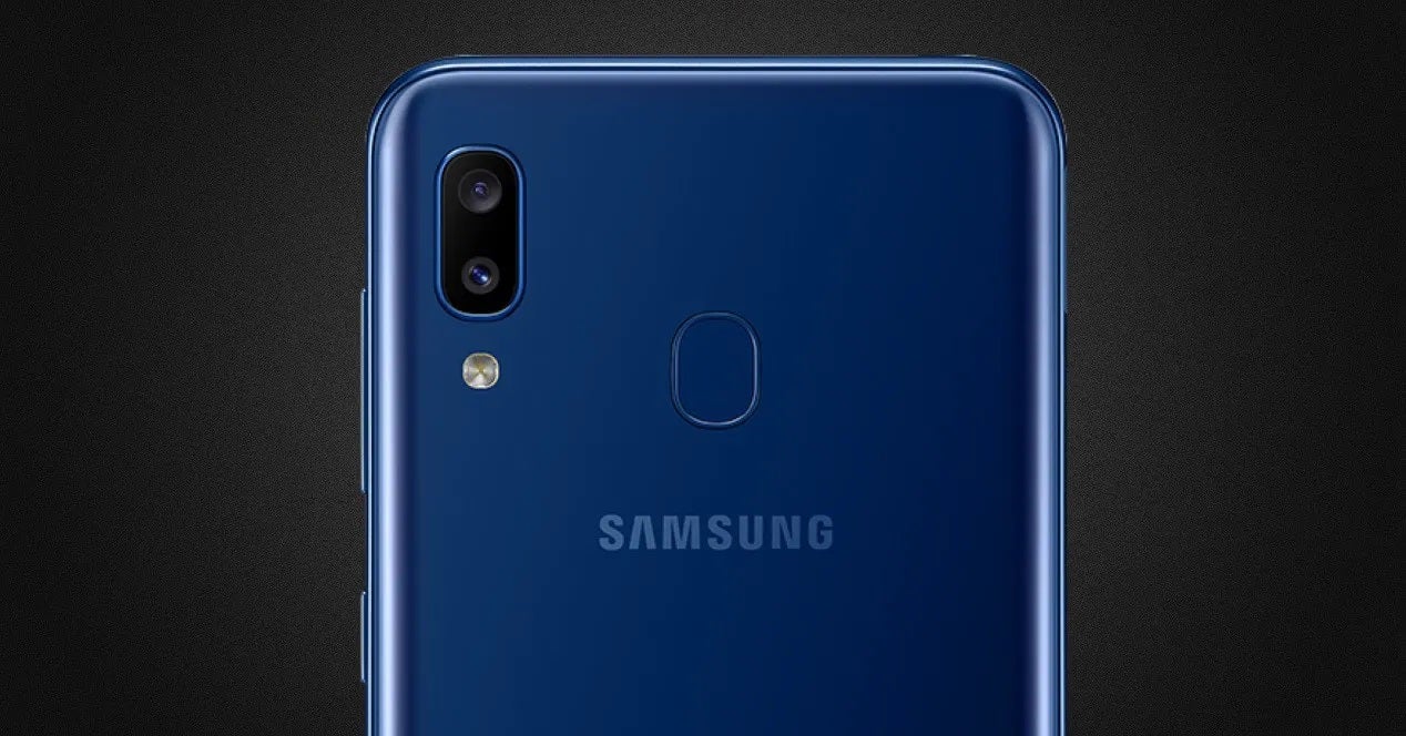 Samsung готує бюджетний смартфон Galaxy A01. Але його виробництвом займеться інша компанія
