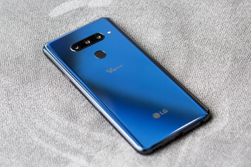 LG готовит обновление Android Pie для флагмана LG V40 ThinQ