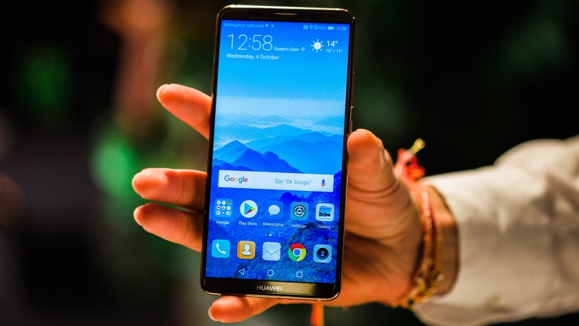 В сети появились некоторые подробности о дисплеях Huawei Mate 20 и Mate 20 Pro