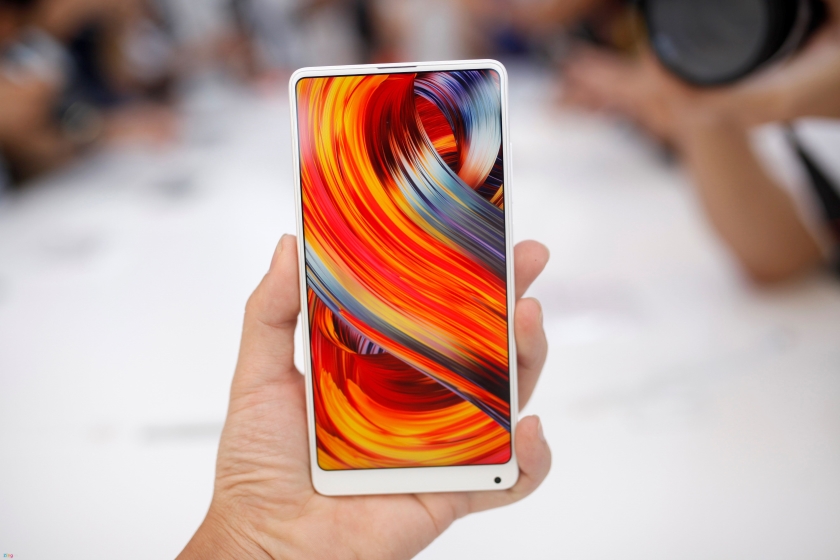 В сети появился тизер Xiaomi Mi Mix 3 с выдвижной фронтальной камерой