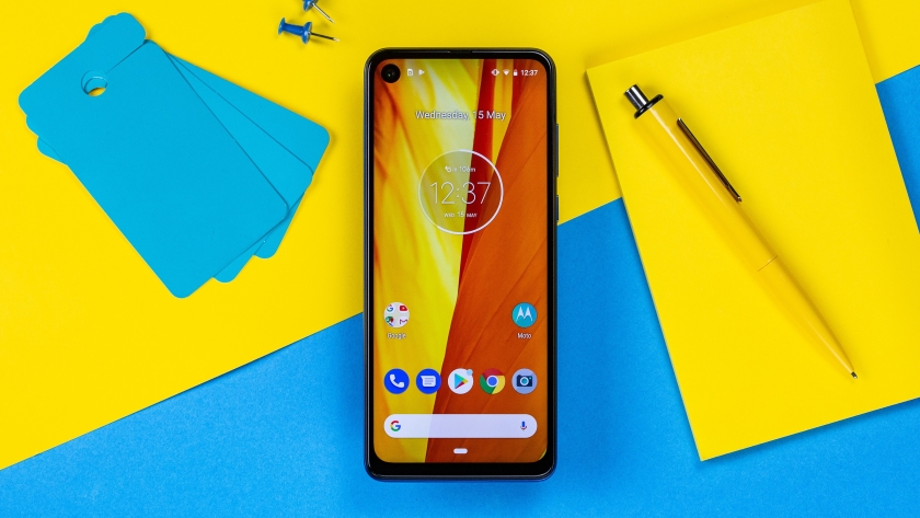 У мережу витекли подробиці щодо смартфона Motorola One Action: екран 21:9, потрійна камера та чіп Exynos 9609