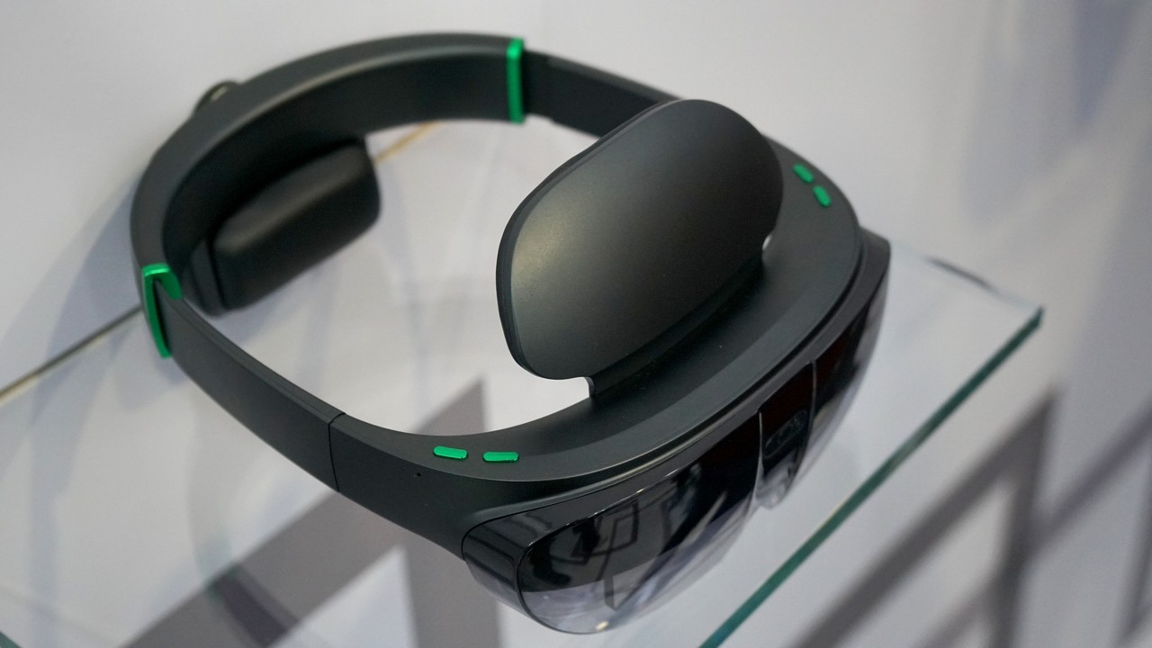 Oppo презентувала свої перші окуляри доповненої реальності