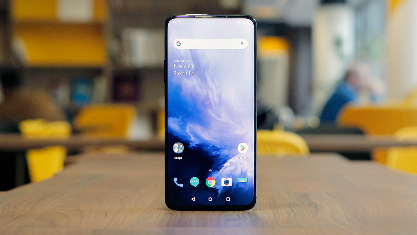Офіційно: OPPO готує смартфон з екраном на 90 Гц