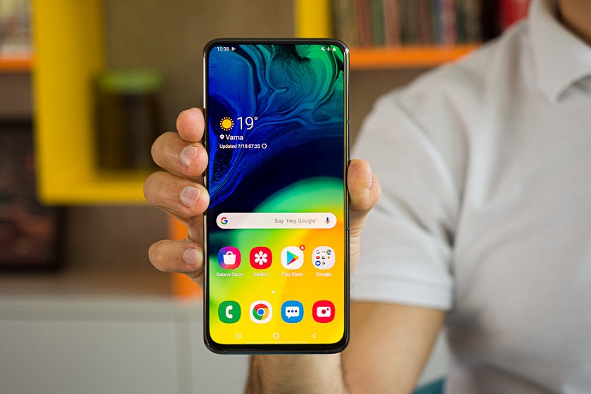 Samsung поліпшила фронтальну камеру Galaxy A80 в останньому оновленні