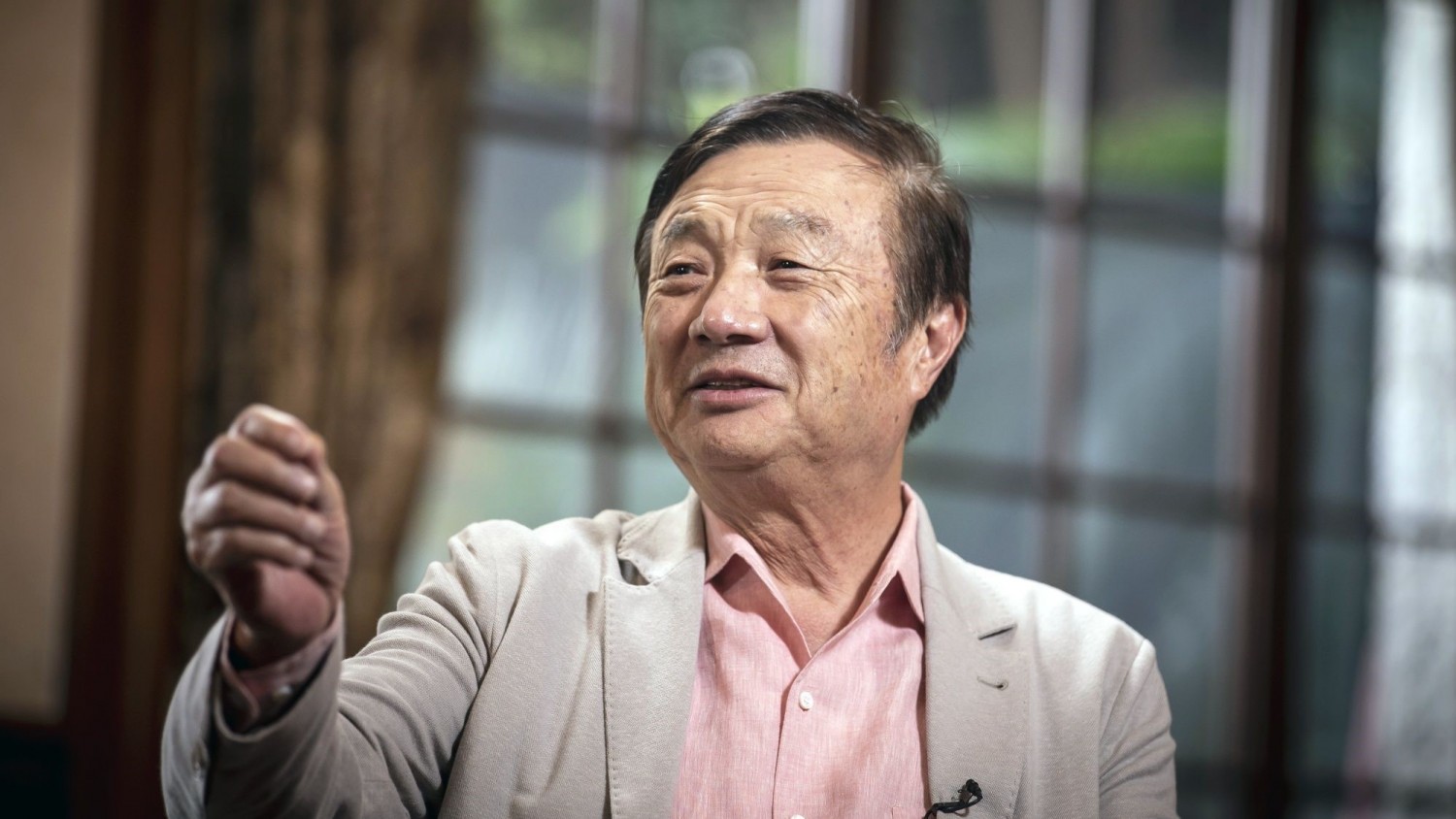 На межі життя та смерті: Huawei переходить в «бойовий режим» через санкції США