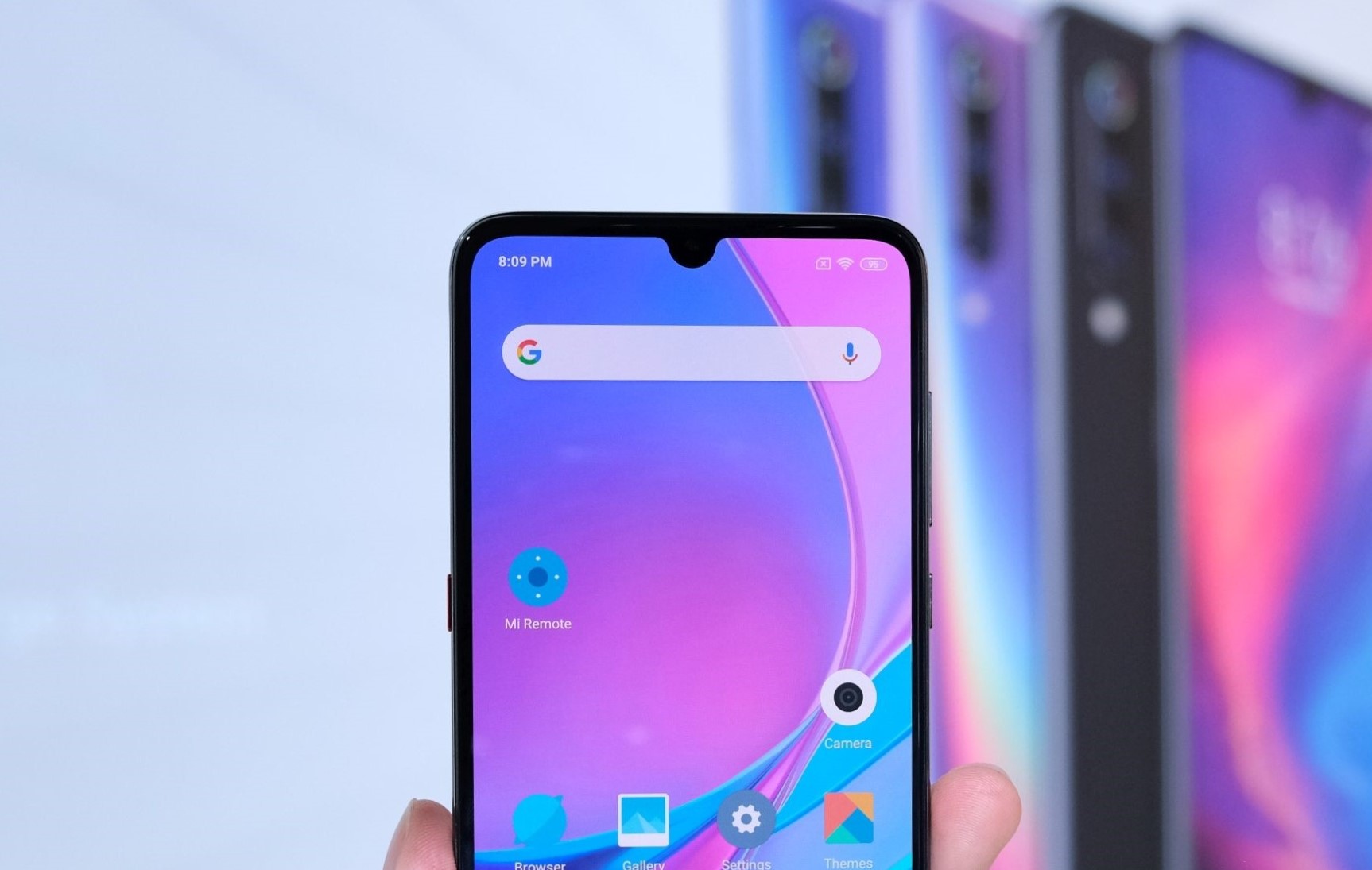 У Xiaomi Mi 9 з оновленням ПЗ змінили форму краплевидного вирізу