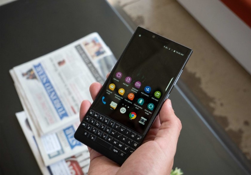 BlackBerry KEY2 LE на новых рендерах: двойная камера, разъём для наушников и порт USB-C