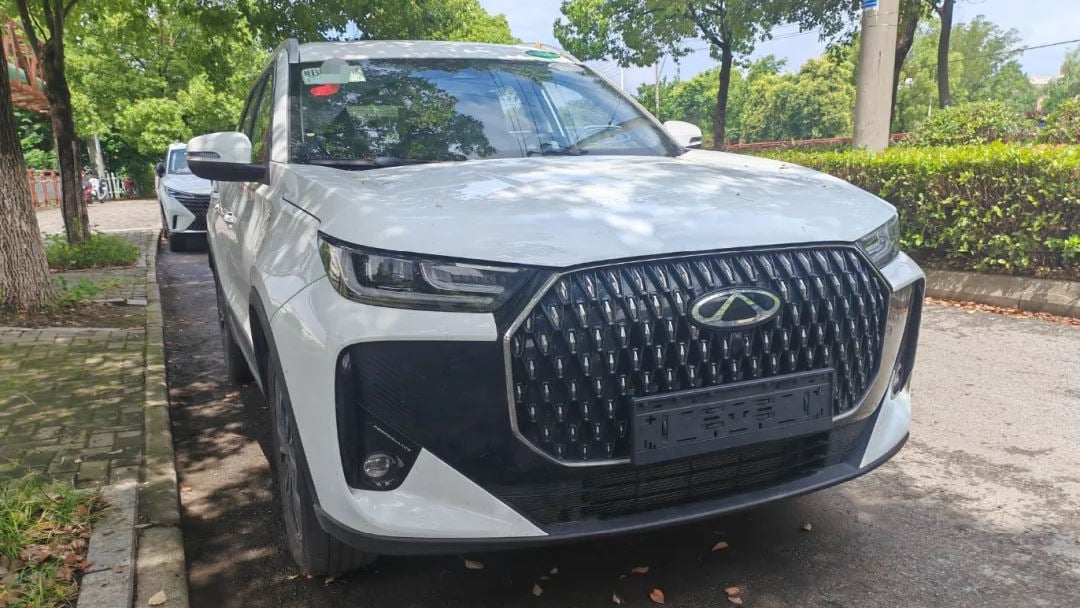 Chery Tiggo 7 HEV spy shot