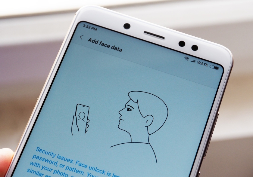 В MIUI 10 появится возможность разблокировать приложение с помощью Face Unlock