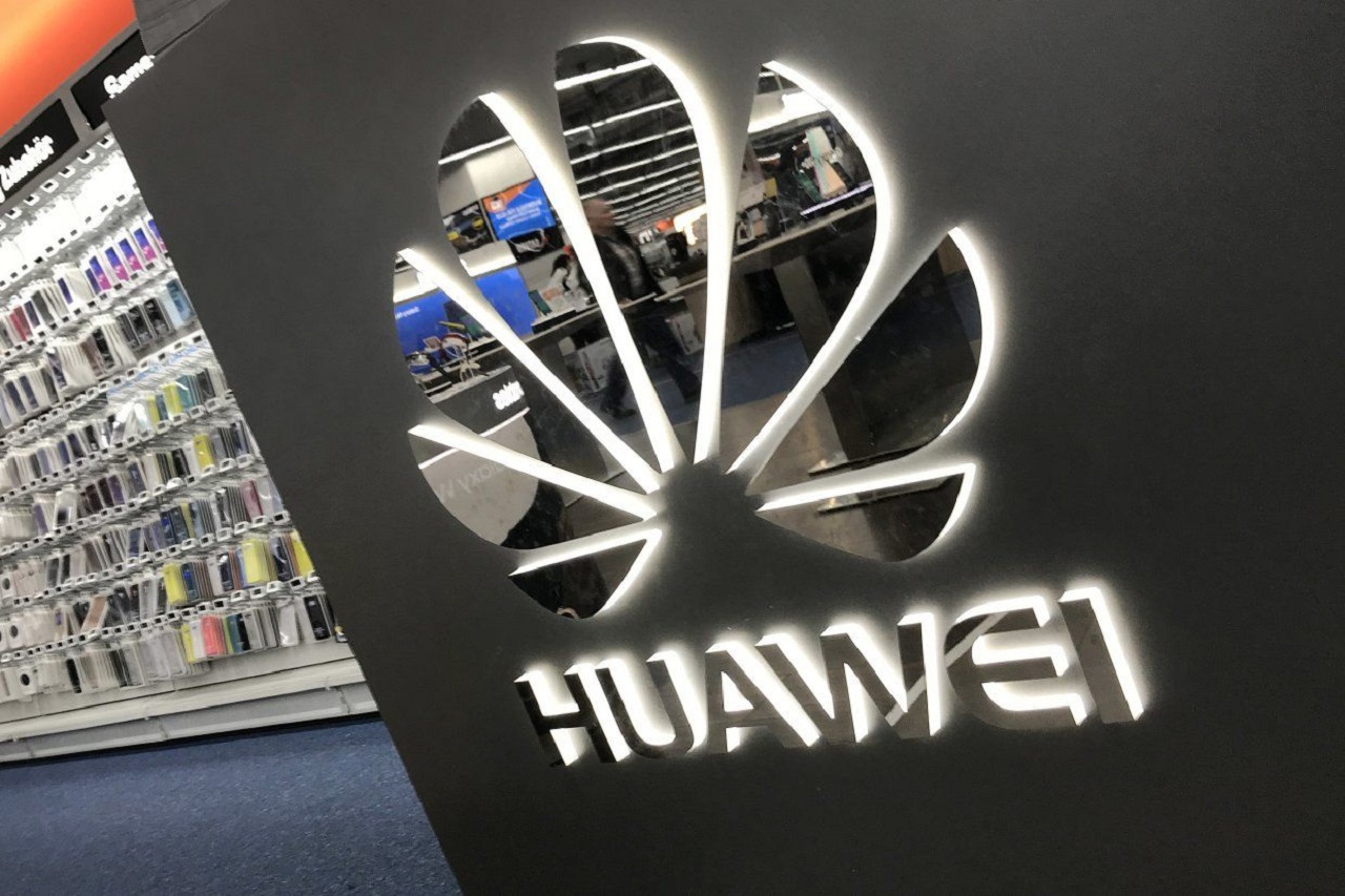 «Гей, Apple, ми кращі!»: Twitter Huawei зламали, щоб написати образи