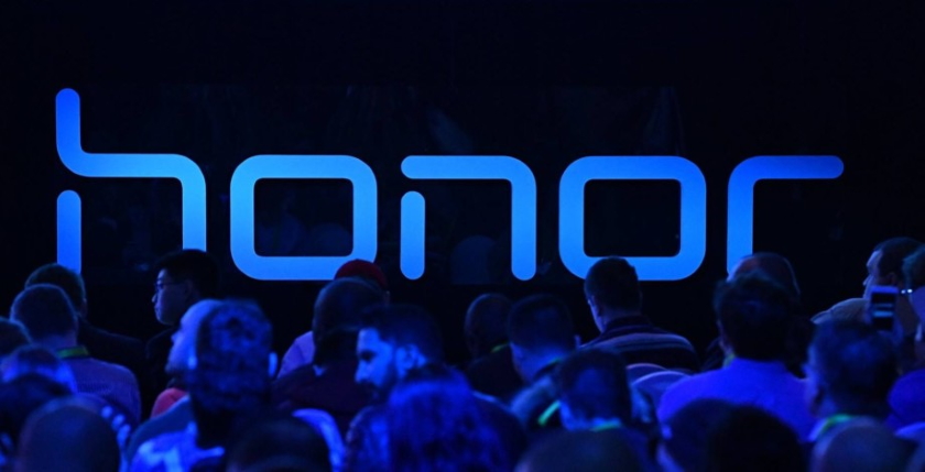 Honor V30 з'явився на зображенні з вирізом у екрані для подвійної камери, як у Galaxy S10+