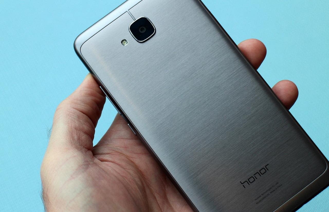The network appeared photos completely frameless smartphone Huawei Honor