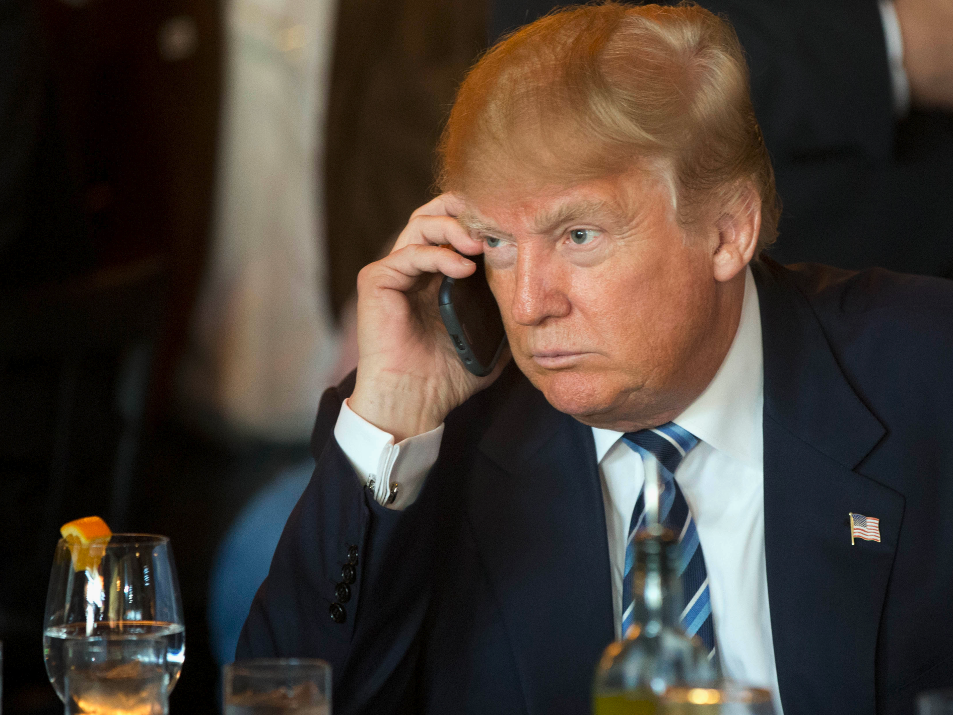 Дональд Трамп розкритикував дизайн нових iPhone 11. А Шварценеггеру подобається