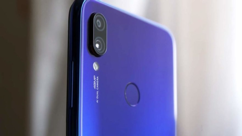Смартфон Redmi с чипом Snapdragon 855 не получит подэкранный сканер отпечатков пальцев